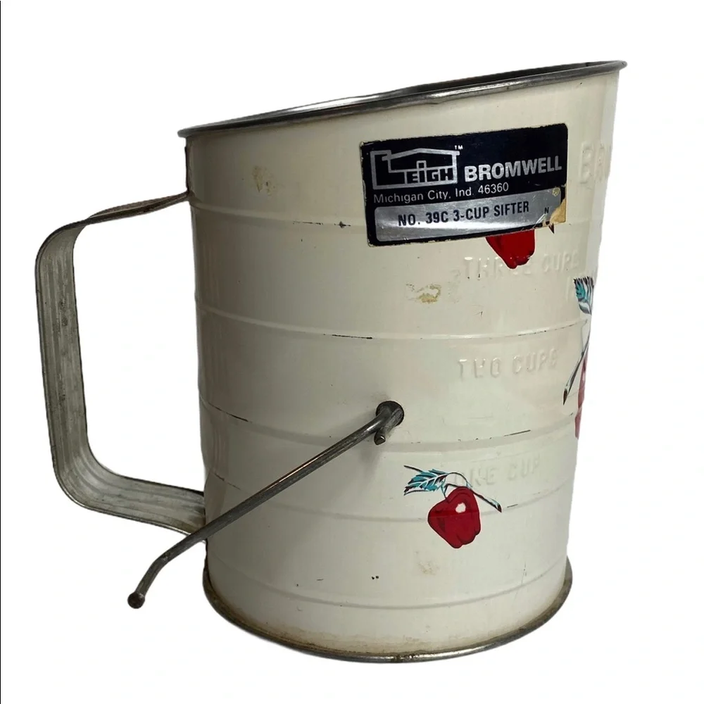 Leigh Bromwell’s Flour Sifter Vintage Apple 3 Cup Farmhouse Country Kitchen